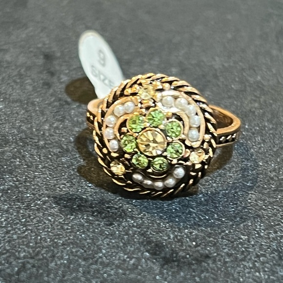 Jewelry - 🆕 Woman ring size 9